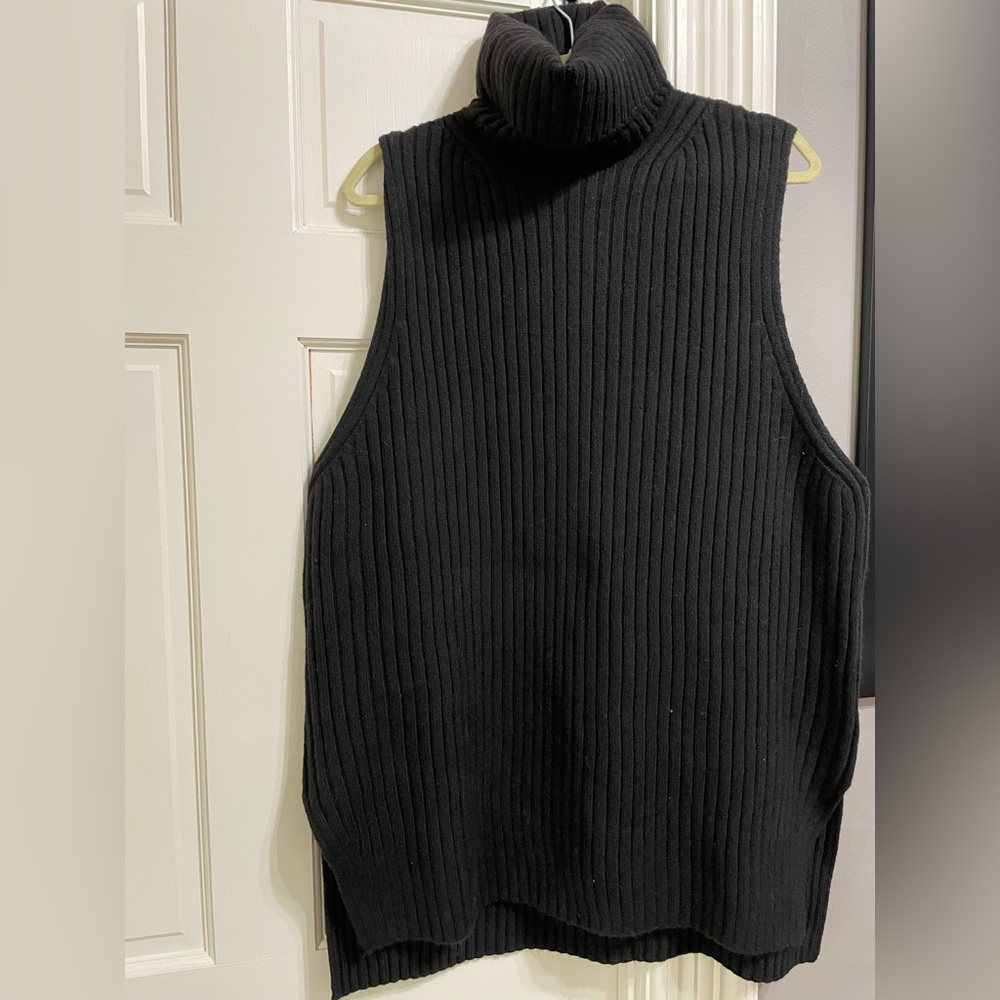 H&M Turtleneck Sweater Vest